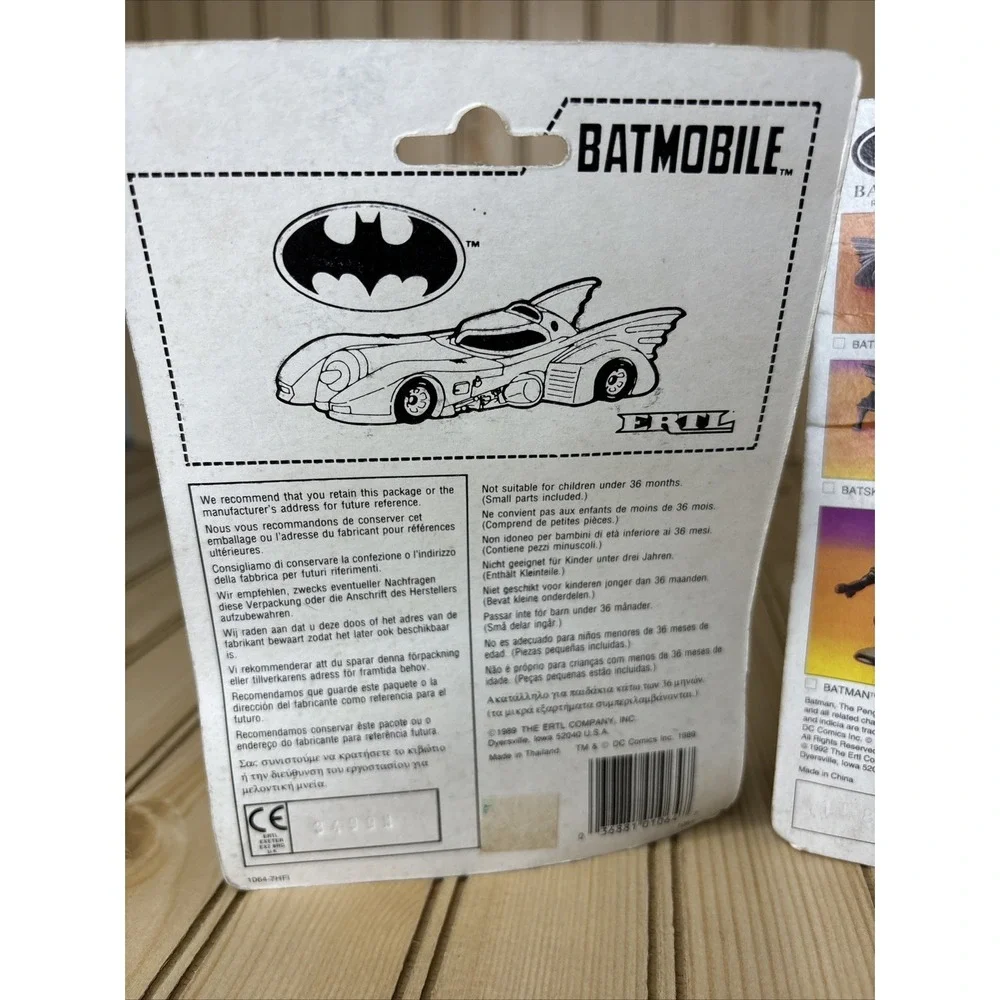 VTG 1989 Ertl Batman Batmobile 1:43 Die-Cast Metal 1991 Penguins Duck Vehicle‎